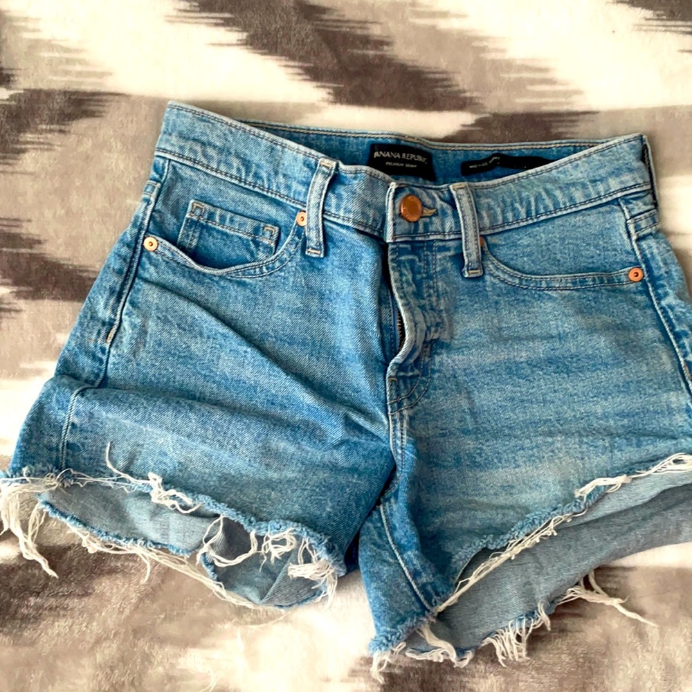 BANANA REPUBLIC JEAN SHORTS